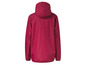 Une veste de pluie rouge foncé avec capuche.