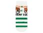 Des chaussettes blanches avec des rayures vertes et un imprimé tigre.