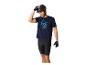 Maillot de cyclisme, cuissard et casque : équipement cycliste pour homme.