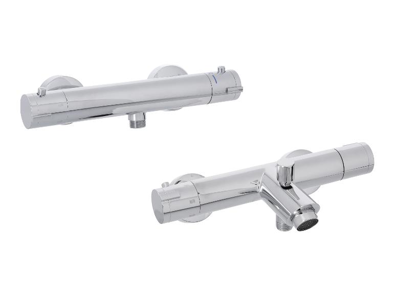 Deux robinets de douche thermostatiques chromés sur fond blanc