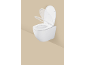 Toilettes murales blanches avec abattant à fermeture douce en mouvement sur fond beige.