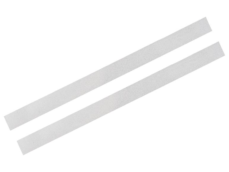 Deux bandes antidérapantes grises sur fond blanc
