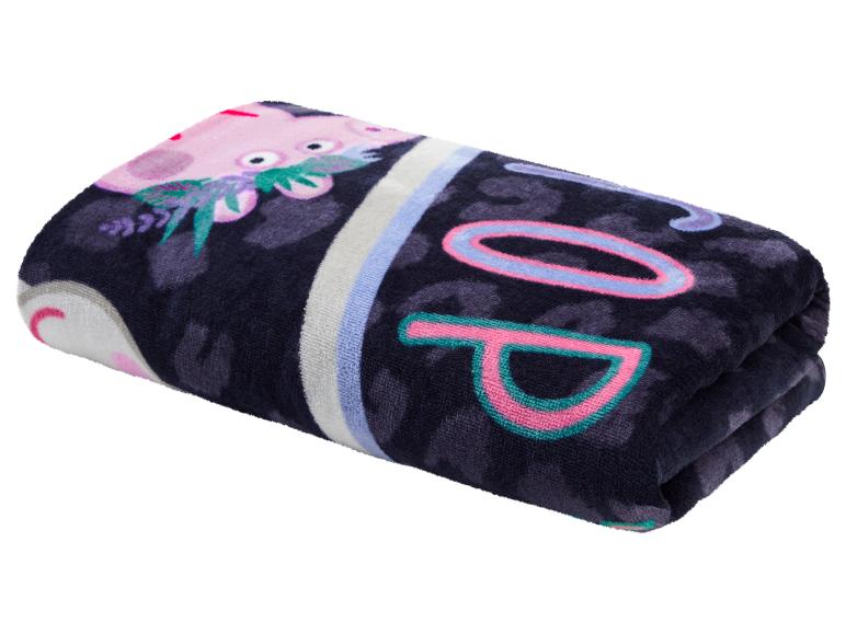 Serviettes de bain Peppa Pig, velours noir, motifs colorés.