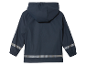 Un imperméable pour enfant bleu marine foncé avec des détails réfléchissants.
