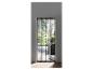 Une porte moustiquaire magnétique noire pour une porte de terrasse.