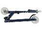 Trottinette pliable bleue avec guidon et grandes roues.