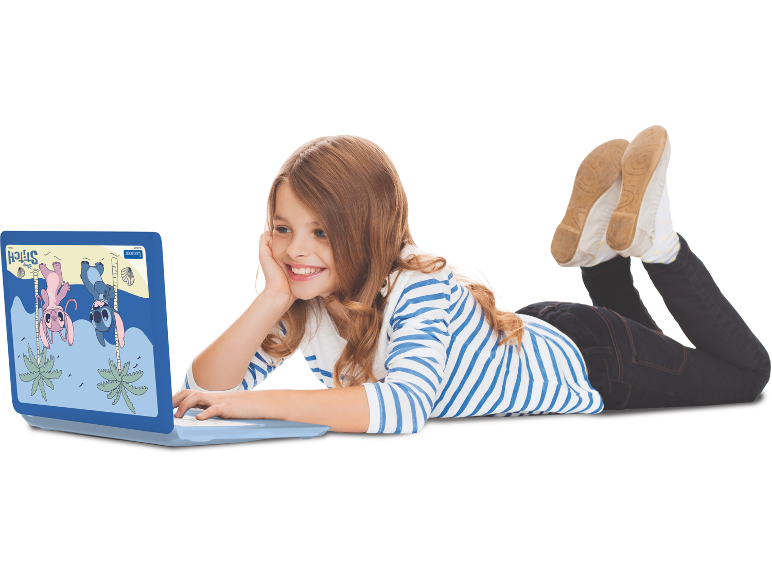 Fille utilisant un ordinateur portable bleu pour enfants avec des personnages sur la plage.