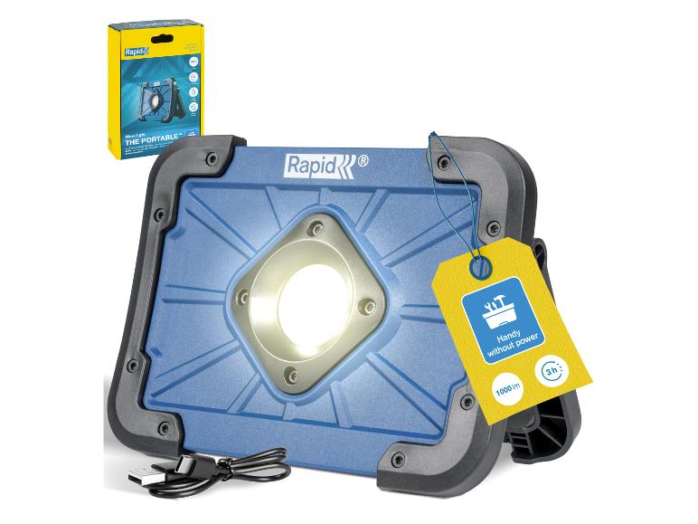 Lampe de travail bleue LIVARNO® « The Portable » avec emballage, câble USB et étiquette indiquant 1000 lm et 3 heures d'autonomie.