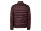 Une veste d'hiver marron foncé avec un col montant.