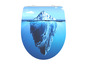 Un abattant de toilette avec une image d'un iceberg partiellement immergé.