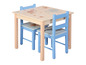 Une table et deux chaises pour enfants avec un thème maritime.