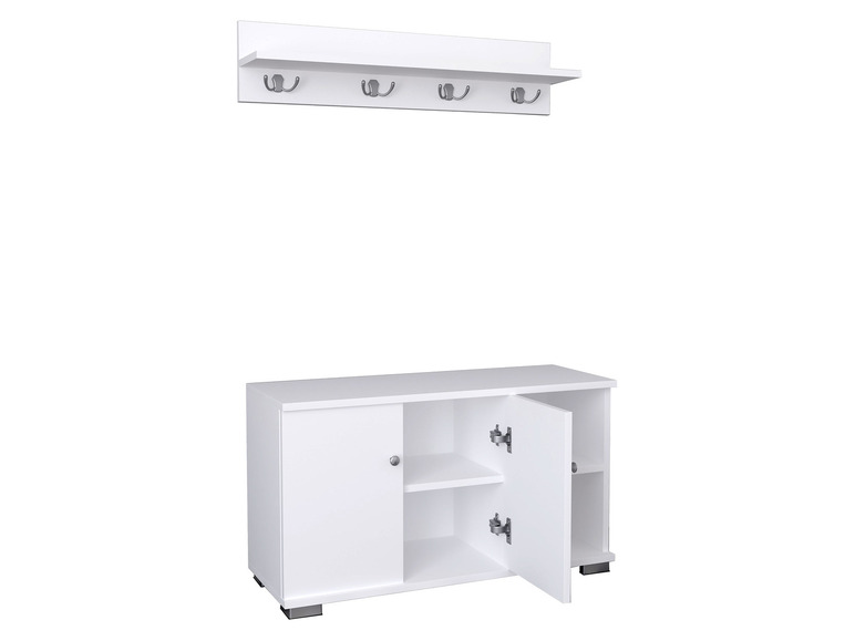 Armoire blanche avec deux portes et une étagère, avec une étagère murale blanche avec des crochets au-dessus.