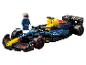 Voiture de course de Formule 1 LEGO Red Bull Racing et pilote.