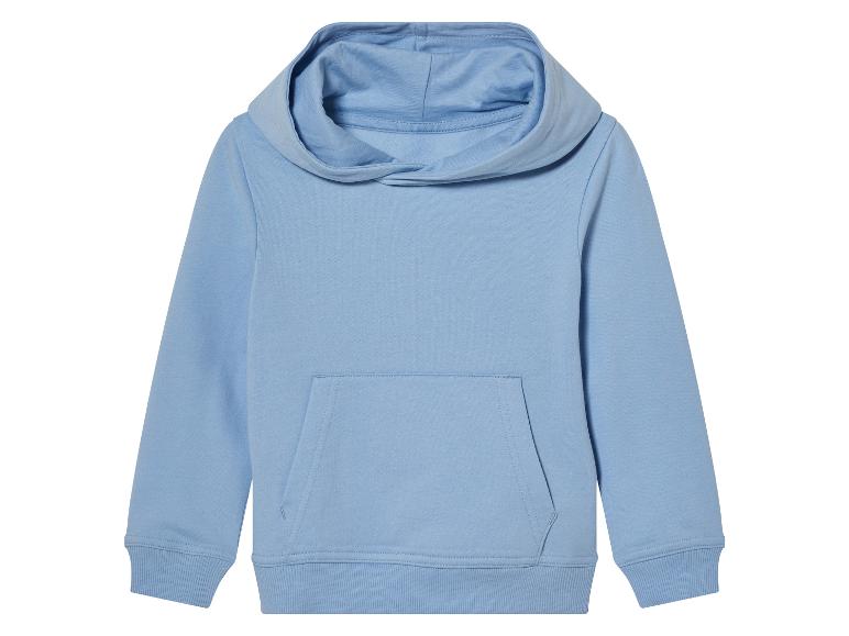 Un sweat à capuche bleu clair avec une poche.