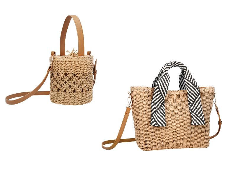 Deux sacs en paille : un sac seau avec anses en cuir et un sac cabas avec anses rayées.
