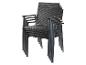 Chaises de jardin grises empilées avec accoudoirs