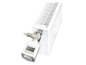 Un radiateur blanc avec un thermostat numérique.