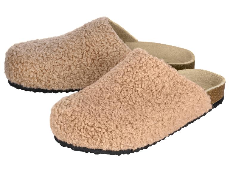 Chaussons d'hiver beiges avec doublure en fausse fourrure