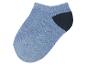 Chaussettes courtes bleues et noires.