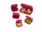 Boîtes repas rouges avec sandwichs et fruits.