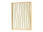 Un cadre en bois avec un motif en relief blanc abstrait.