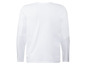 T-shirt blanc à manches longues.