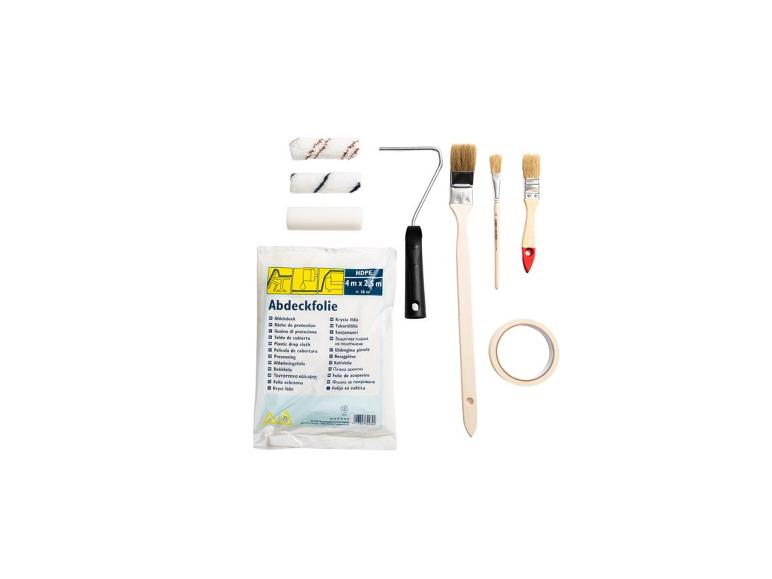 Kit de peinture avec bâche de protection, rouleaux, pinceaux et ruban de masquage.