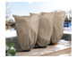 Trois housses de protection beiges pour pots de fleurs sur une terrasse en bois.