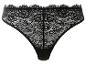 Culotte en dentelle noire.
