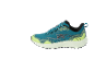 Chaussures de course sarcelle avec des accents vert lime et une semelle blanche.