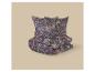 Parure de lit avec housse de couette et oreillers à motif floral mauve et gris.