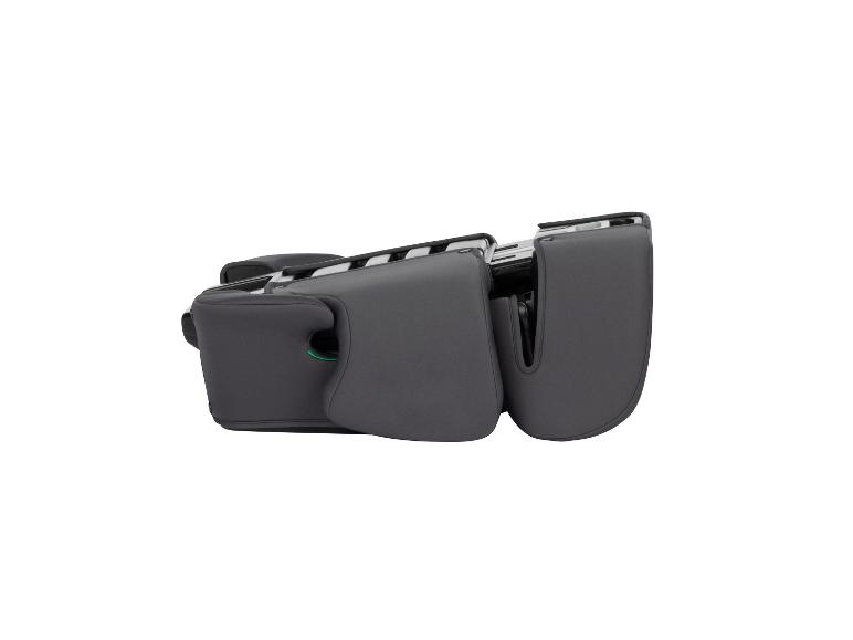 Siège auto pliable gris foncé avec accoudoirs rembourrés.