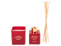 Bougie de Noël rouge et diffuseur de parfum 'Christmas Cedar' avec bâtonnets.