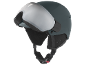 Casque de ski bleu-gris avec visière argentée et sangles noires.