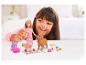 Coffret de jeu avec poupée Barbie, chien et accessoires.