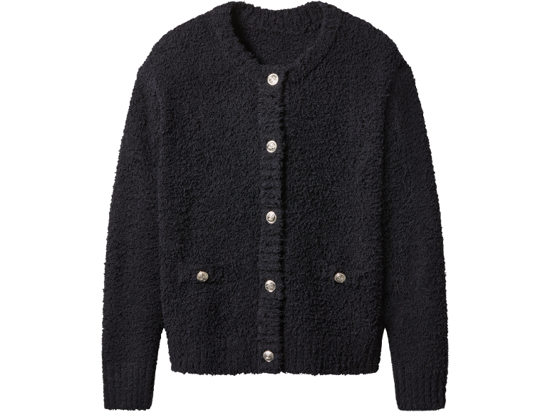 Cardigan en maille noir à manches longues avec boutons argentés.