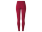Un legging rouge.
