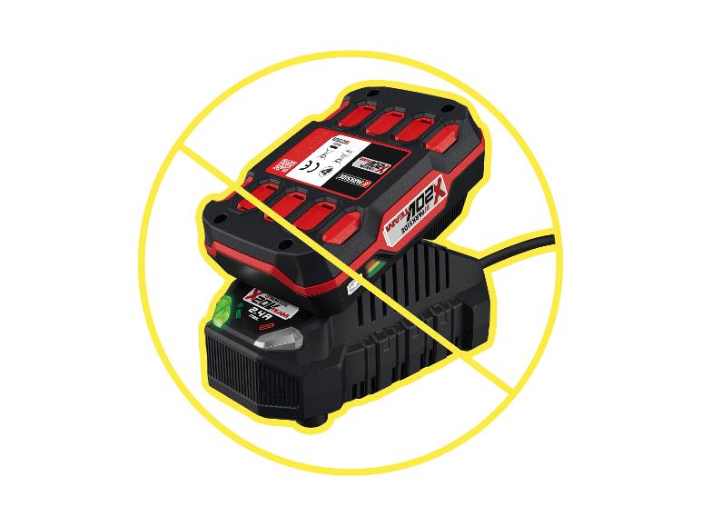 Batterie et chargeur 2,4 A avec indicateurs de charge, dans un cercle jaune barré.