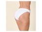 Dos de femme en culotte de coton blanche