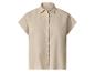 Chemise beige à manches courtes avec boutons.