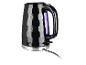 Une bouilloire noire Russell Hobbs avec un motif en nid d'abeille.
