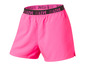 Shorts de sport roses avec une bande 'Relive'.