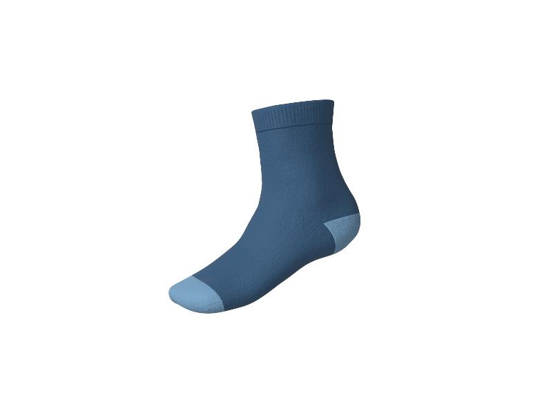 Chaussette bleue avec pointe et talon bleu clair.
