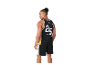 Un homme portant un maillot et un short de basket-ball Crivit noirs avec le numéro 25.