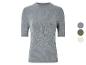 Un t-shirt gris à côtes et manches courtes.