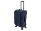 Valise en tissu bleu à roulettes avec poignée télescopique.