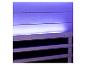 Intérieur de sauna en bois avec éclairage LED violet
