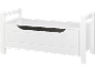 Coffre à jouets en bois blanc avec banc.