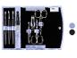Une trousse bleue avec un coupe-ongles, des ciseaux et d'autres produits de soin de Cien Beauty.