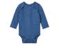 Un body bébé bleu à manches longues.